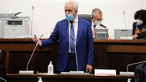 Le regioni e le restrizioni. Zona Arancione Restrizioni - Come una Regione può uscire ...