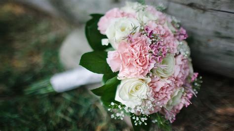 Continue doing the same with all the roses. Flower Arrangements with Roses And Carnations | HD ...