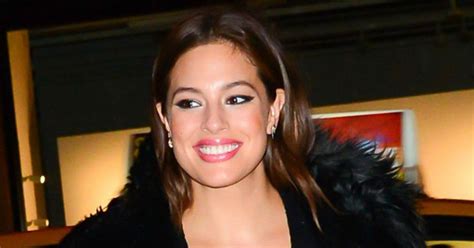 Ashley Graham Plays Peek A Boob In Very Risqué Outfit Daily Star