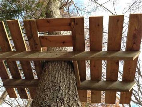 Una casa sull'albero è una piattaforma (o edificio) sospesa, sostenuta in parte o del tutto da un albero. Come costruire una casa sull'albero? Il sogno di molti ...
