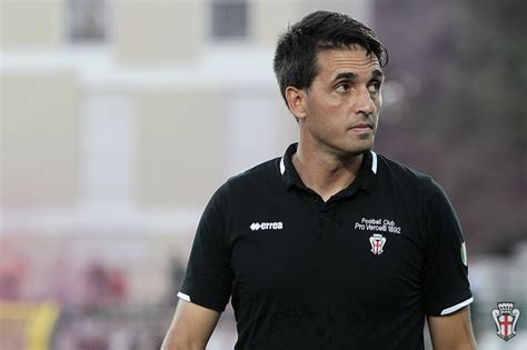 La delfino pescara 1936 comunica di aver affidato la guida tecnica della prima squadra a gianluca grassadonia. Foggia, Grassadonia quasi out. Padalino e Zeman tra i ...