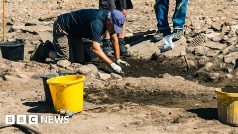 Binchester Roman Fort Excavation Unearths Roman Road Bbc News