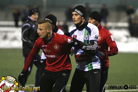 It shows all personal information about the players, including age, nationality, contract duration and current market value. Widzew - Raków (skład) - WidzewToMy - Oficjalny portal ...