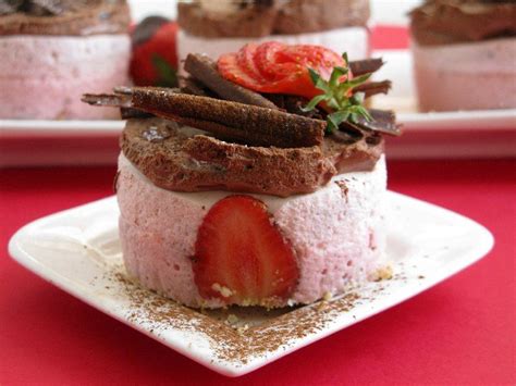 Coffee is my best friend at the moment. STRAWBERRY CHOCOLATE YOGURT MOUSSE
