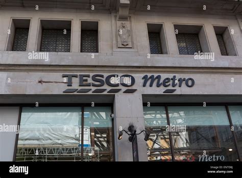 Tesco Shop Front London Hi Res Stock Photography And Images Alamy