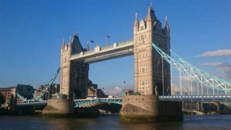 Sammenlign hotellpriser og finn den laveste prisen for premier inn london tower bridge hotell i london. Toilet and Bath - Picture of Premier Inn London Tower ...