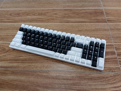 Sending PC parts from USA to PH, does UPS charge taxes if is under