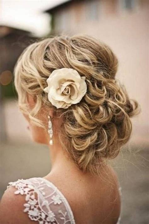 Have no ideas about new hair styling trends? Wedding Hairstyles With Names - Wavy Haircut
