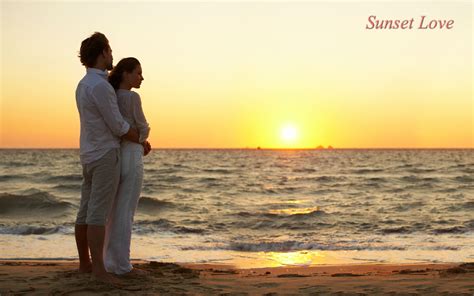 Couple On A Sunset Beach Wallpapers 2560x1600 421199
