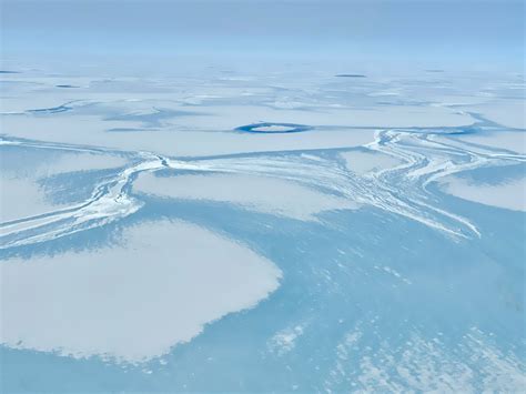 Nasa Scientists Spot Troubling Melting In Greenland From A Plane Mashable