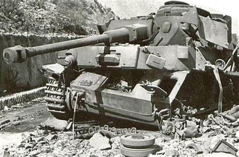 Destroyed Panzer Iv Tank Lang 40 World War Photos