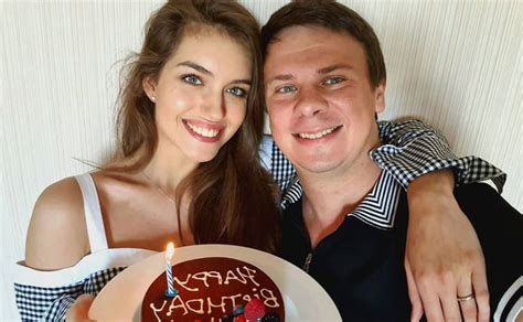 Известный украинский хореограф и судья проекта танці з зірками григорий чапкис женился в четвертый раз. Жена Дмитрия Комарова показала редкое фото с медового ...