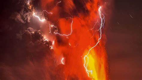 This Dramatic Flash Is Volcanic Lightning From Chile S Calbuco Volcano