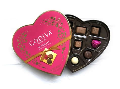 The 5 Best Heart Shaped Boxes Of Chocolate For Valentine’s Day