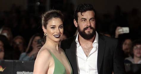 Para los fans españoles, ver en la pantalla a mario casas y blanca suárez era algo constante y fascinante, sobre todo cuando en 2017 comenzaron a surgir los rumores de que se habían convertido en una pareja. Mario Casas aparece (por fin) en el Instagram de su novia ...