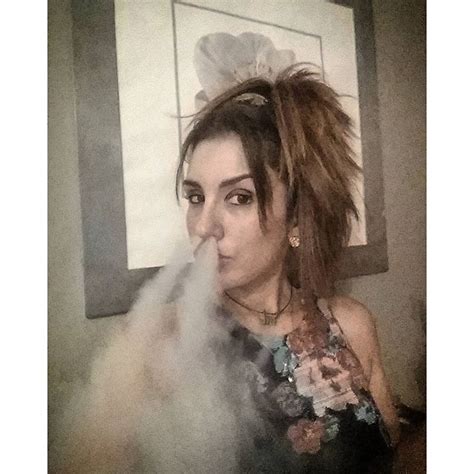 Instagram Photo By Lavapes La Via Iconosquare Vaping Girl