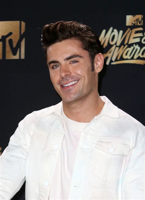 In case you don't spend your time scrolling through zac efron fan accounts (10/10 would recommend), please be advised that he's in a relationship with australian model vanessa valladares. Friends Are Concerned About Those Zac Efron and Selena ...
