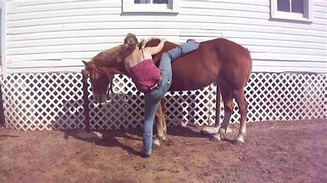 Mounting A Horse Bareback Youtube