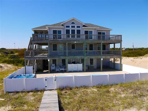 “tucs Beachin Obx House” Is The Ultimate Home On The Beautiful 4x4