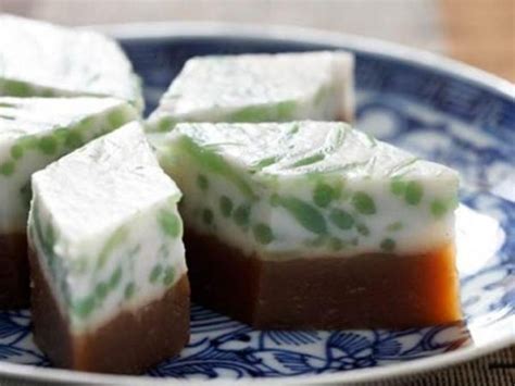 Baked tapioca cake (kuih bingka ubi) | huang kitchen. Nyonya Kuih Recipes: Kuih Talam Cendol - HungryGoWhere ...
