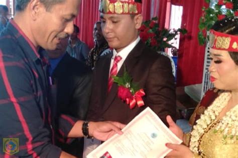 Maybe you would like to learn more about one of these? PENYERAHAN KTP ,KK DAN AKTE NIKAH KEPADA PENGANTIN DI ...