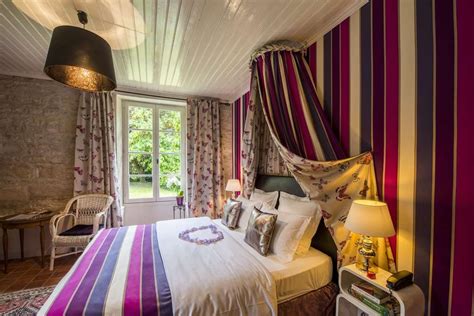 Visiter le site web du restaurant. Chambres d'hôtes Le Château de l'Abbaye - Moreilles ...