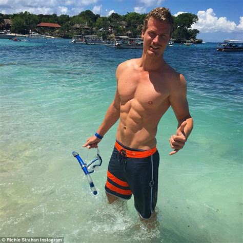 The Bachelorettes Richie Strahan Shirtless As He Shares Instagram Snap In Bali Daily Mail Online