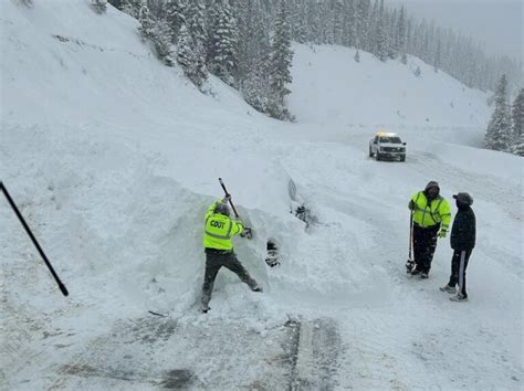 Avalanche Danger High 10 Vehicles Buried In Snow Slide On Berthoud