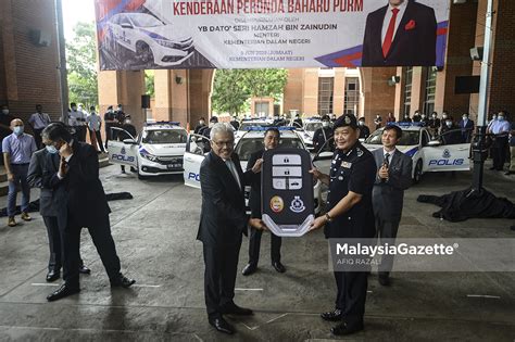 Beliau berkata keputusan bagi permohonan itu akan dibuat dalam tempoh yang diberikan oleh mahkamah. Datuk Seri Hamzah Zainudin Serah Kenderaan Peronda Baharu PDRM