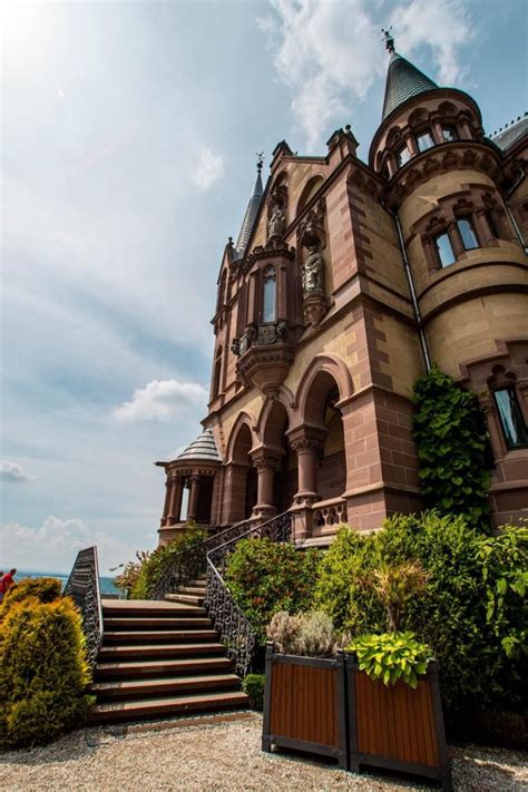 Echa un vistazo a los 3.102 vídeos y fotos de schloss drachenburg que han tomado los miembros de tripadvisor. Ausflugsziele - Burg Drachenfels und Schloss Drachenburg ...
