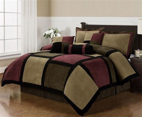 Queen and king size comforters are typically designed for the master or guest bedroom, with classic patterns and more monochromatic options. oversized-king-quilt-king-size-comforter-sets-amazon ...