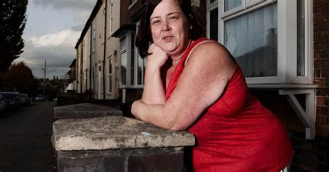 Benefits Streets White Dee Working In Mobile Bar After Revealing She Is Broke And May Lose Her