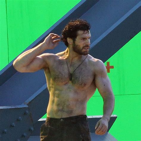 Times When Henry Cavil Showed Off His Muscular Body S Wiki