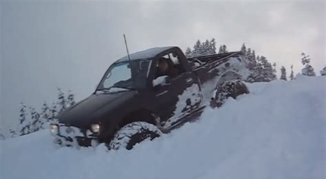 Toyota Tacoma Playing In The Snow Autoevolution