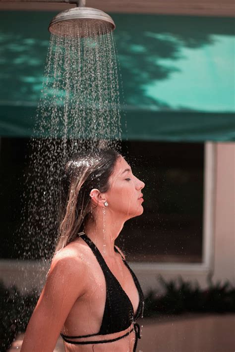 X Px Free Download HD Wallpaper Woman Taking A Shower Woman Taking Shower Water