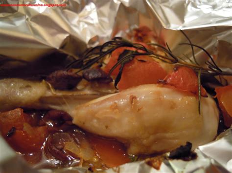 Completate con un filo d'olio e richiudete i cartocci facendo aderire bene i bordi. Buonumore in Cucina: Fusi di pollo al cartoccio con olive ...