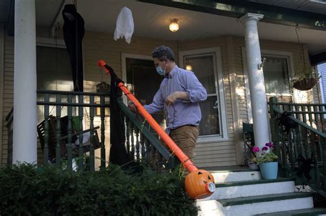 Cdc Says Trick Or Treat Is High Risk Activity Here Are