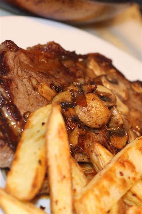 This is a great recipe for busy cooks. Eye Of The Round Steaks With Mushrooms Recipe | CDKitchen.com