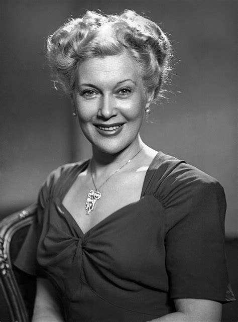 Avec pour fil rouge une matière autobiographique. Les huit femmes les plus sexy du cinéma soviétique ...