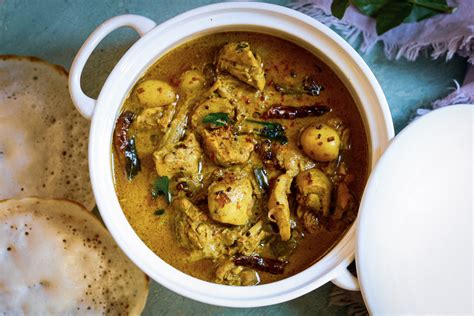 Kerala Style Chicken Curry The Familiar Kitchen