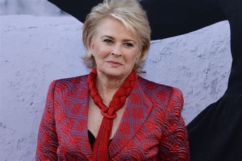 Look Candice Bergen Shares First Photo From Set Of Murphy Brown Revival