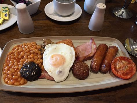 Maybe you would like to learn more about one of these? Full Irish Breakfast : food