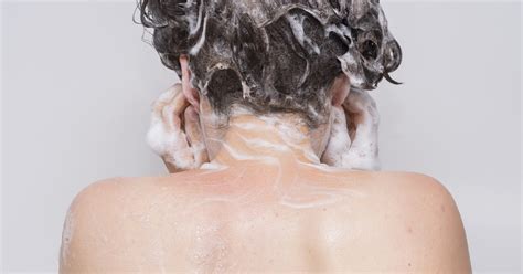 Many women experience at least two episodes. Yeast Spots on the Scalp | LIVESTRONG.COM