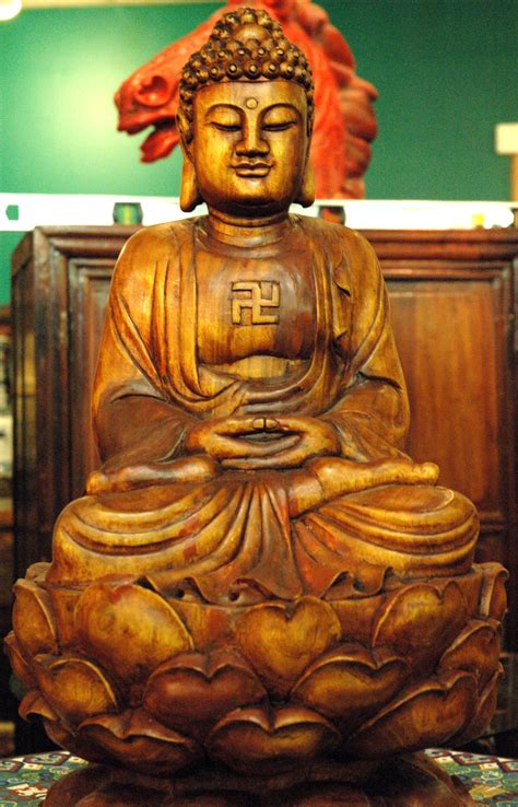 Filewooden Buddha With Gamadian
