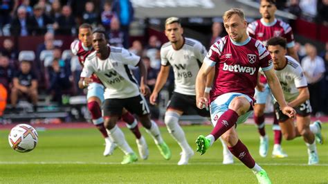 West Ham 3 1 Fulham Gianluca Scamaccas Controversial Strike Helps Hammers Record Back To Back