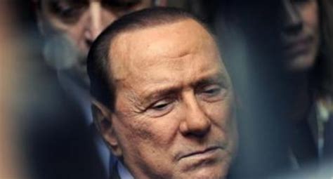 نقل رئيس الحكومة الايطالية السابق سيلفيو برلوسكوني الى المستشفى بسبب فيروس كورونا المهاجر بريس