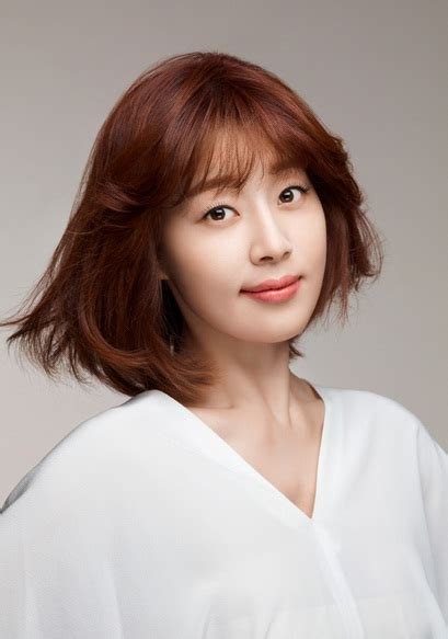 쫓고 쫓기는 상황 속에 몽룡에게 매번 휘둘리느라 미쳐버릴 것 같으면서도, 이상하게 제하의 마음 한 켠에 질척한. 한지혜.고두심.오현경.하연수, MBC '전설의 마녀' 여주인공 ...