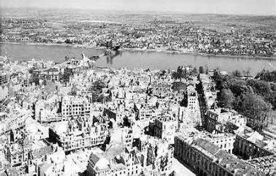 Hitlers armeen hatten bereits polen überfallen und besetzt, danach die niederlande, belgien, luxemburg. Bonn im Bombenkrieg 1944-1945