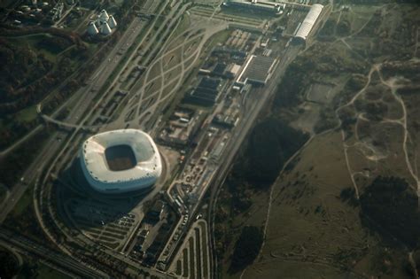 Here's a guide to the stadium from destination munich. Allianz Arena von ganz oben Foto & Bild | deutschland ...