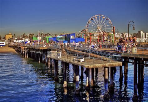 Los Angeles offers Students the Glamour of Hollywood